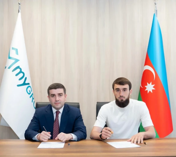 Şəfa Arsen Ağcabəyovla müqavilə bağlayıb