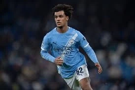 Fulham signs Manchester City winger Oscar Bobb