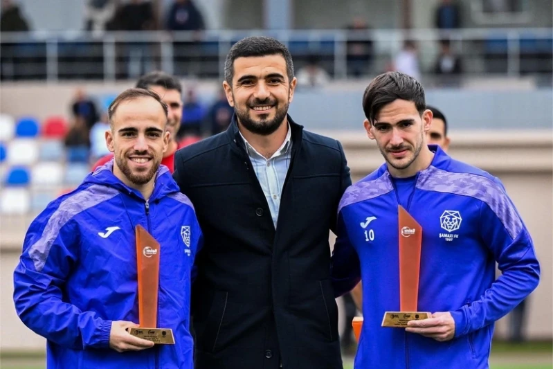 Şamahı futbolcuları Balau ve Tirkoveanu Ayın Golü ödülünü aldı
