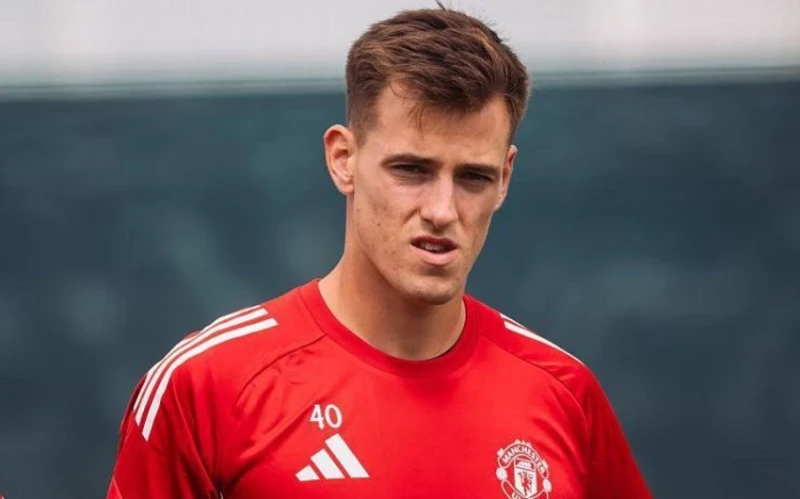 Manchester United sözleşmesini uzattığı kalecisi Viteki kiraladı