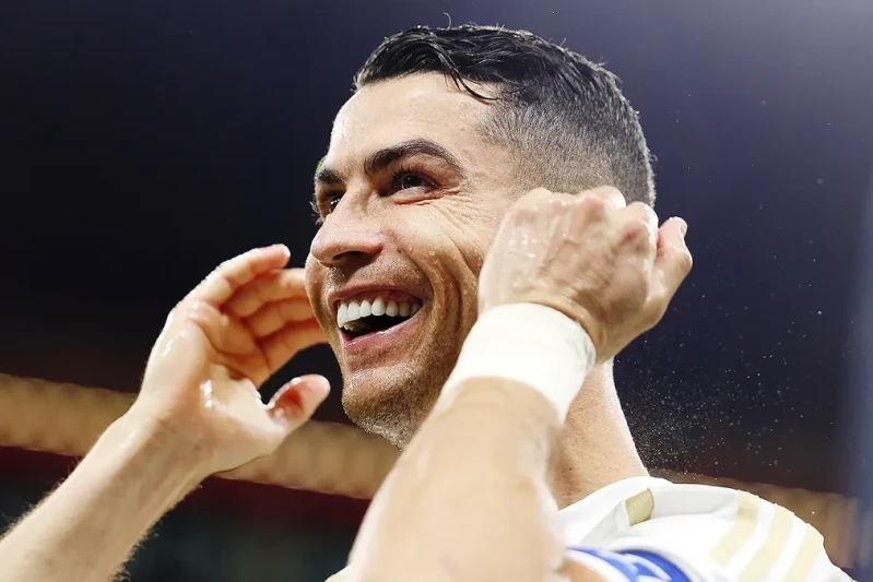 Cristiano Ronaldo tənqidçilərə cavab verib: “İndi bütün güllərdən yayınacam”