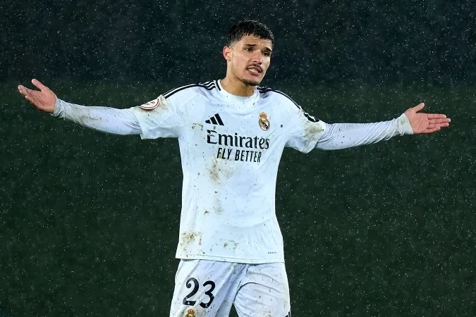Realın 19 yaşlı futbol&ccedil;usu Yussef Henrikes Alavesə ke&ccedil;di