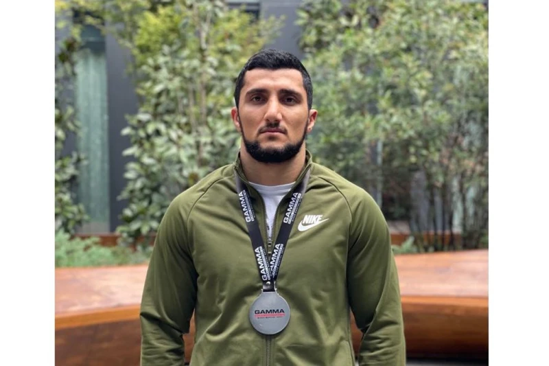 Fərman Həsənov ABD'de Özbek rakibini yendi