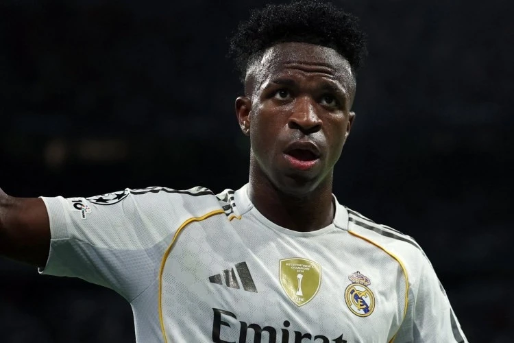 Çelsi Vinisius Junior üçün Reala 150 milyon avro təklif göndərəcək