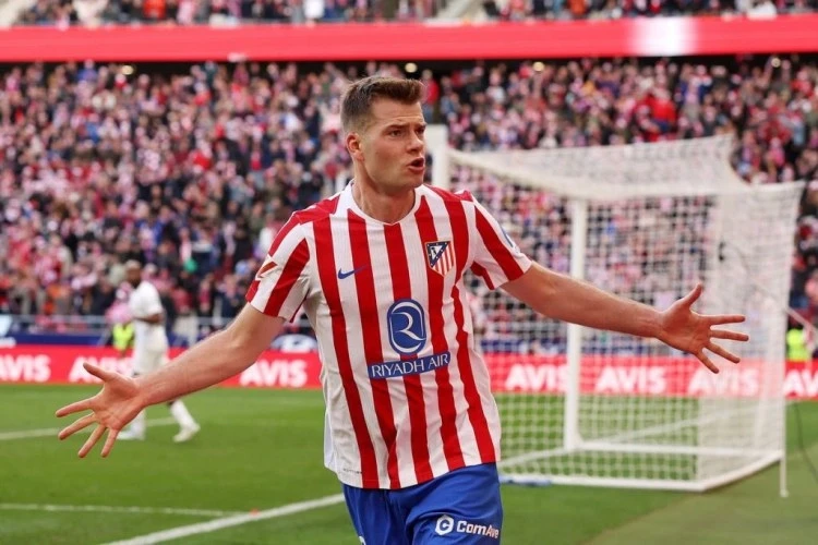 Juventus, Atletico hücumçısı Aleksander Sörlotu hədəf alır