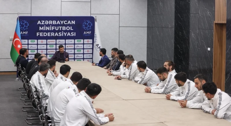 Orxan Məmmədov minifutbol millisi ilə görüşdü