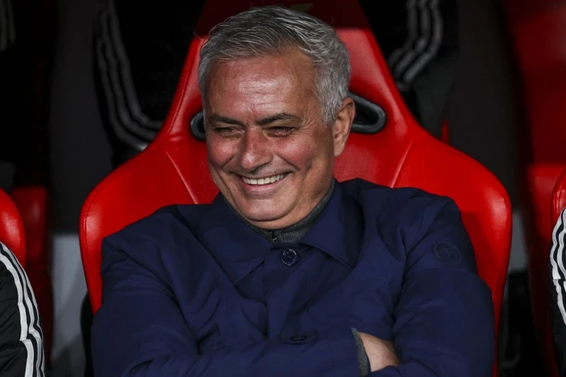 Mourinyo Benfikanın yeni müqavilə təklifini rədd etdi, Real Madridlə danışıqlar davam edir