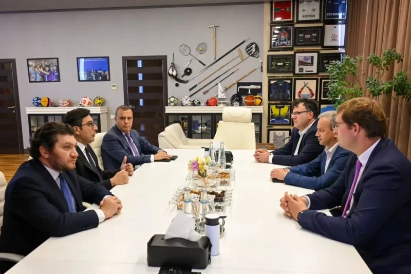 Fərid Qayıbov FIDE nümayəndə heyəti ilə görüş keçirib