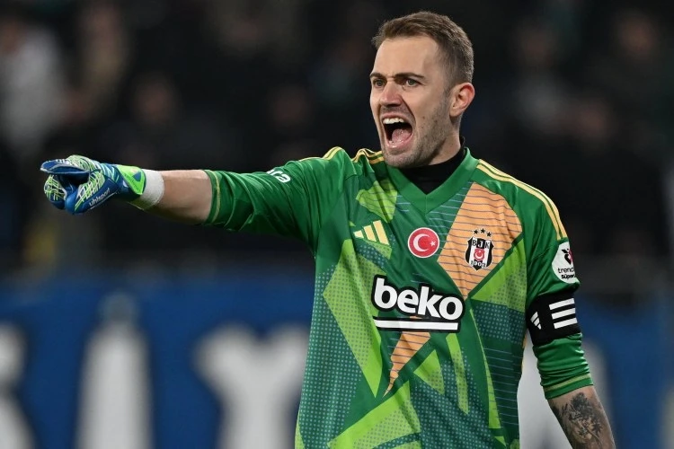 Серген Ялчин отстранил двух футболистов Бешикташа от команды