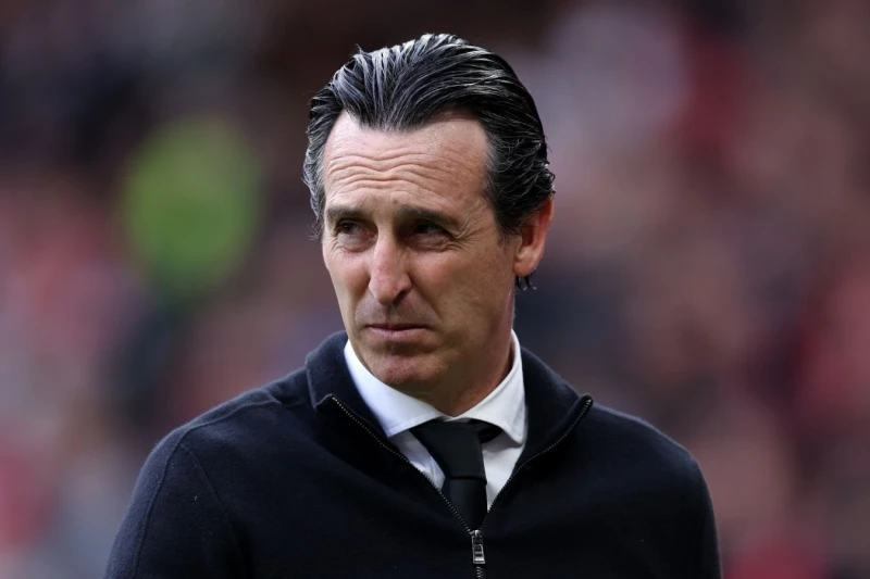 Carragher names Unai Emery as a candidate for the Manchester United head coach position