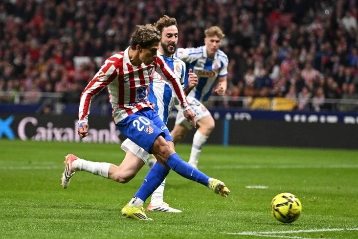 Ла Лига: «Атлетико Мадрид» обыграл «Эспаньол», «Осасуна» победила «Реал Мадрид», «Реал Бетис» и «Райо Вальекано» сыграли вничью, «Реал Сосьедад» и «Овьедо» также сыграли вничью