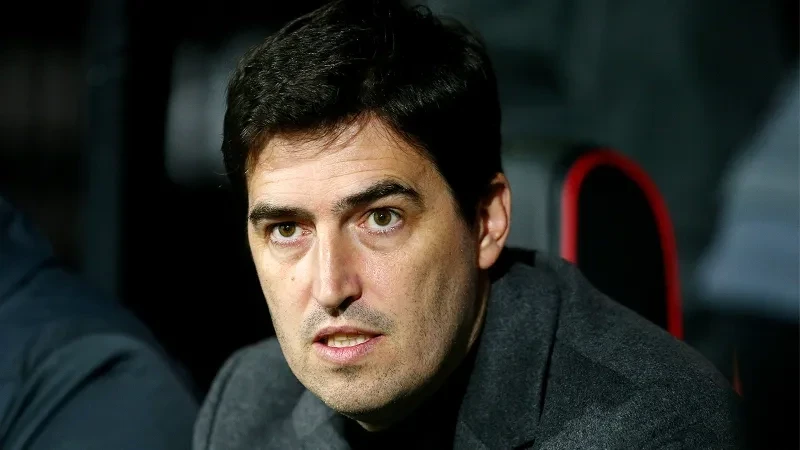 Andoni İraola Liverpulun baş məşqçisi postuna namizəd kimi göstərilir