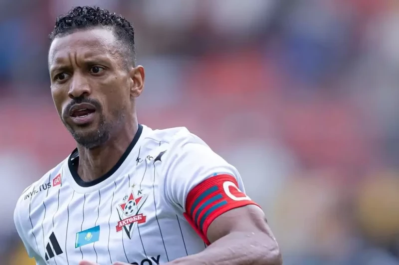 Nani futbol matçında rəqibini cüdo hərəkəti ilə yerə yıxdı