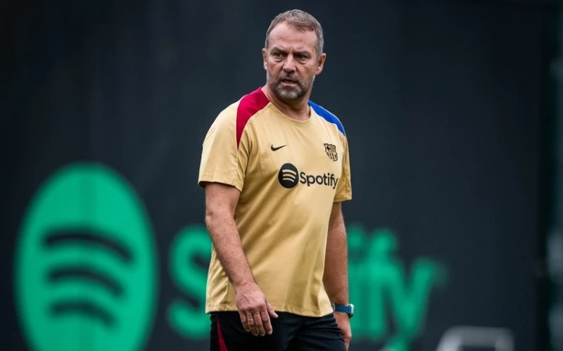 Barselona iki mövqe üçün futbolçu axtarır: Flik müdafiəçi və forvard istəyir