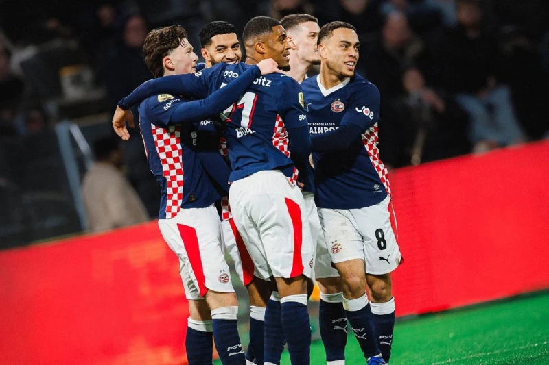 PSV Çempionluğu Bitməyə Beş Tur Qalmış Təmin Etdi