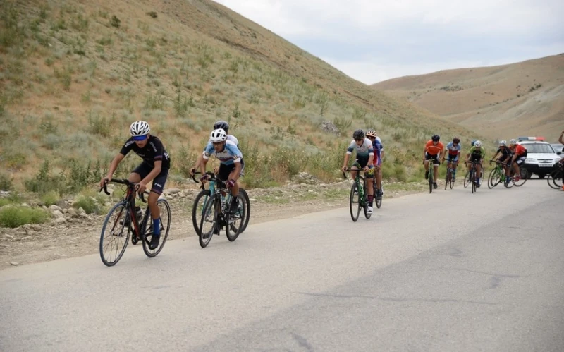 Xızıda şose velosipedi üzrə Azərbaycan çempionatının ilk qalibləri müəyyənləşib