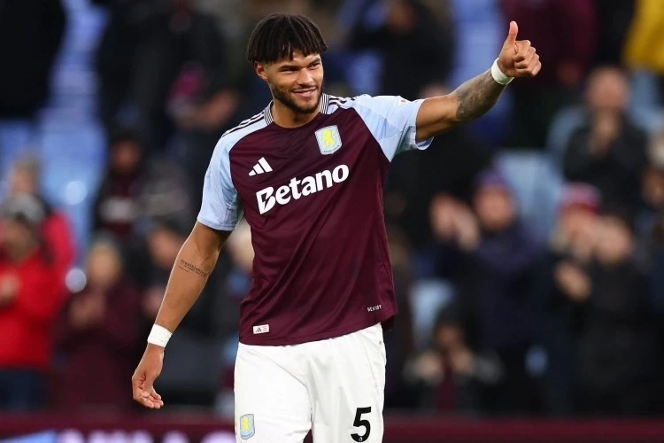 Aston Villa Tyrone Mings ile Sözleşme Uzattı