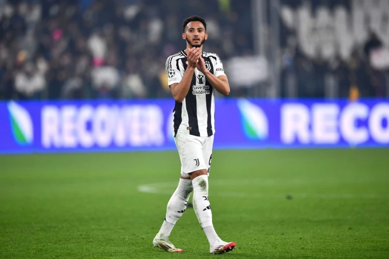 Chelsea ve Liverpool, Juventus'lu savunmacı Lloyd Kelly ile ilgileniyor