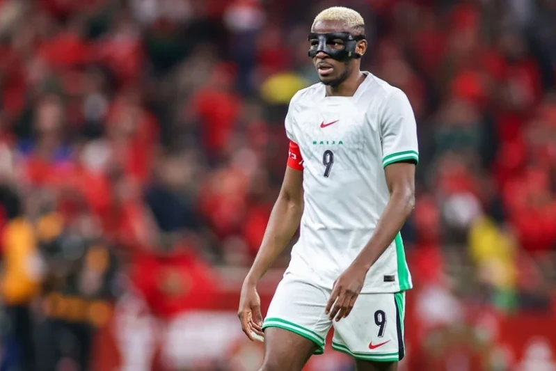 Бавария интересуется Виктором Осимхеном