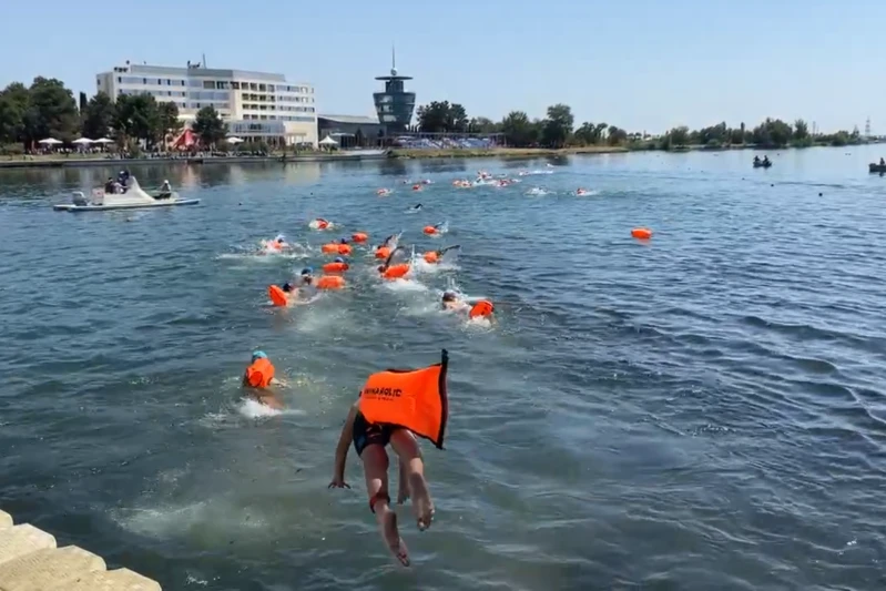 Swimming competition Shall we cross the Kura?! dedicated to Victory Day is held in Mingachevir