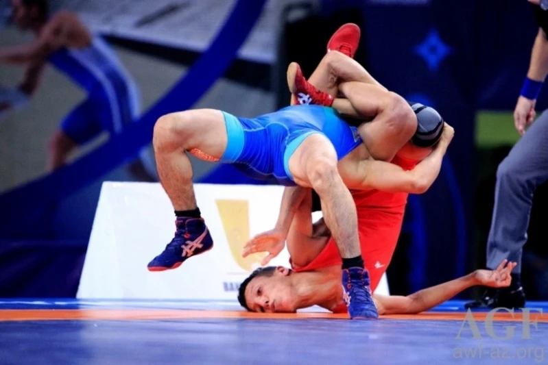 На чемпионате Азербайджана U-17 по борьбе вольным стилем определились финалисты