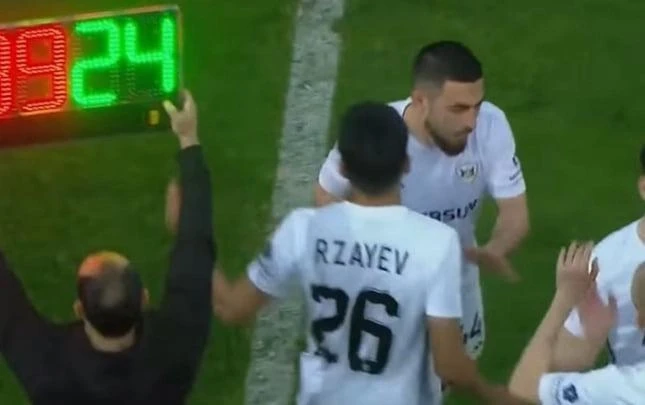 15 yaşında "Qarabağ"da rəsmi debütü baş tutdu - Video
