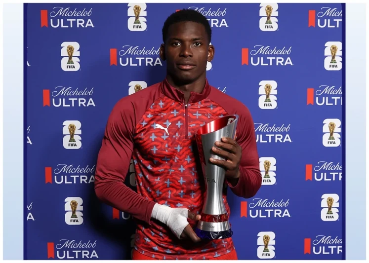 Brel Embolo İsveçrə-Əlcəzair matçında ən yaxşı futbolçu seçildi