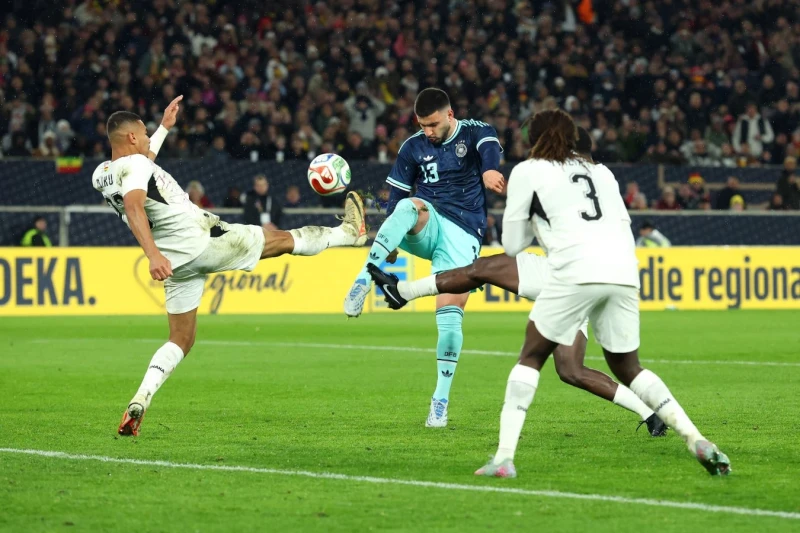 Almaniya Qananı son dəqiqələrdə vurulan qol ilə məğlub etdi