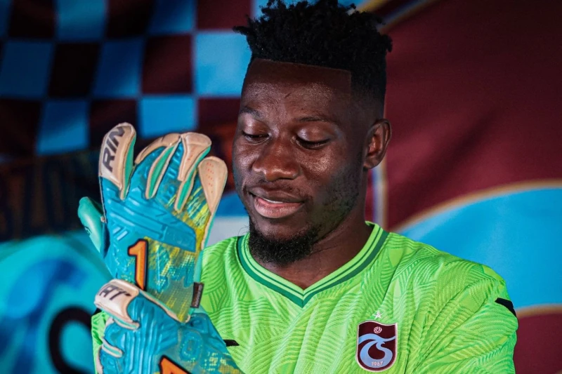 Trabzonspor Onananın transferi üçün Mançester Yunaytedlə danışıqlara başlayır