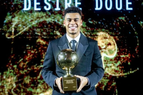 PSJ-nin futbolçusu Desire Due Golden boy mükafatını qazanıb