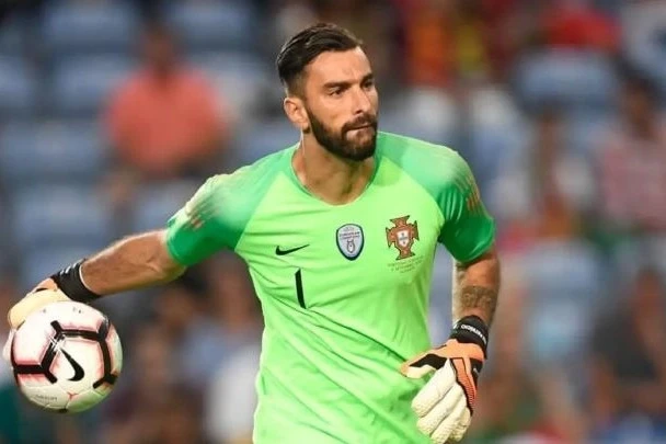 Rui Patrisiu karyerasını bitirdi