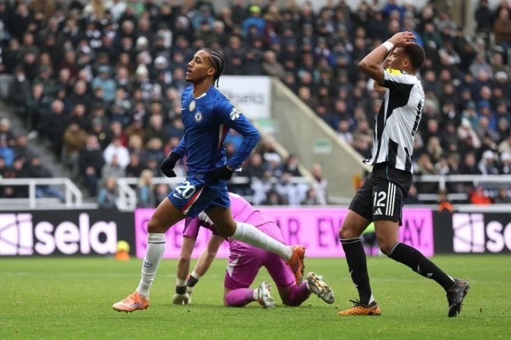 Çelsi Nyukaslla heç-heçə edib - VİDEO