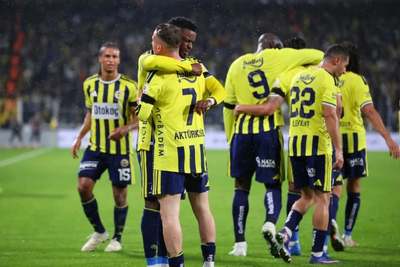 Türkiyə mətbuatı Fənərbağçanın Sabahın başa çıxmağına uduzmasının səbəbini irəli sürərək klub tənqid edir
