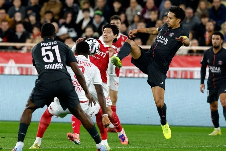 10 Kişi Kalan Monaco, PSG'yi 1-0 Mağlup Etti