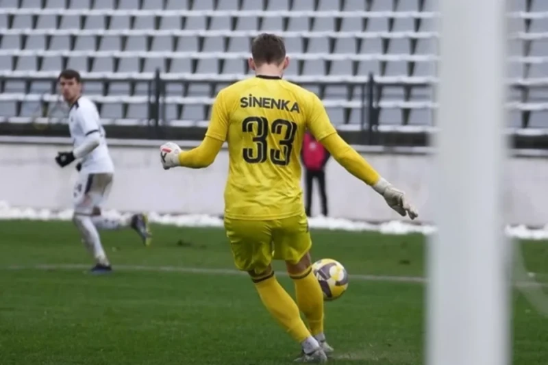 Andrey Sinenkaya bud addüktor əzələlərinin kontuziyası diaqnozu ilə müalicəyə cəlb olunub
