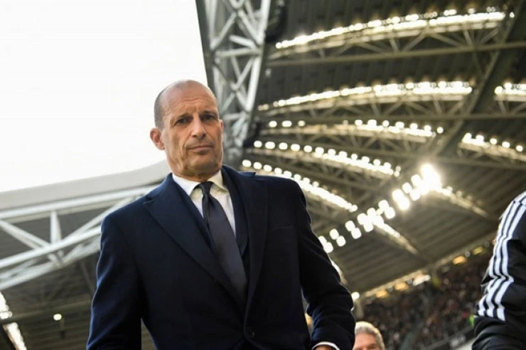 Milan and Napoli compete for Allegri