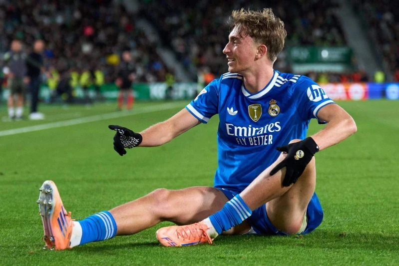 Din Huesen Real Madrid ile antrenmanlara döndü: Savunma için umut