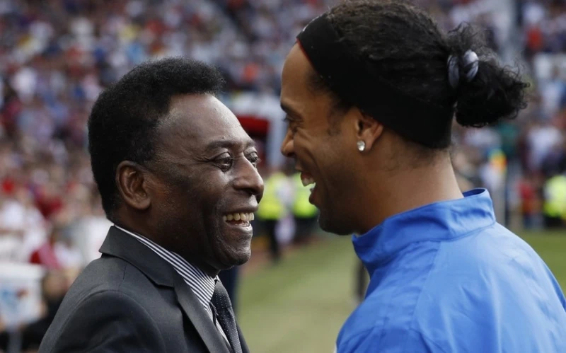 Ronaldinyo futbol tarixinin ən yaxşı oyunçusunun adını açıqlayıb