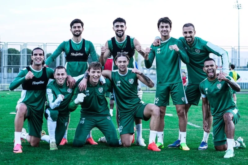 Команда Bursaspor Торала Байрамова выиграла со счётом 4:2;