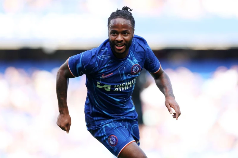 Feyenoord Rahim Sterlinqin Müqaviləsini İntizam Problemlərinə Görə Ləğv Edə Bilər