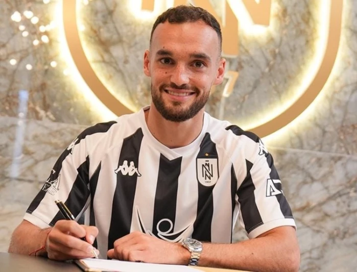 Neftçi xorvatiyalı yarımmüdafiəçi Viço Şeveli transfer etdi