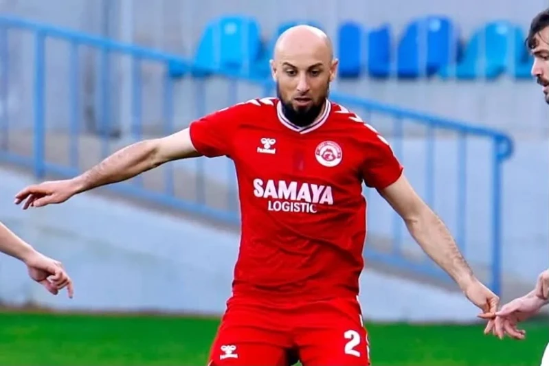 Slavik Alxasov “Şamaxı”ya keçir