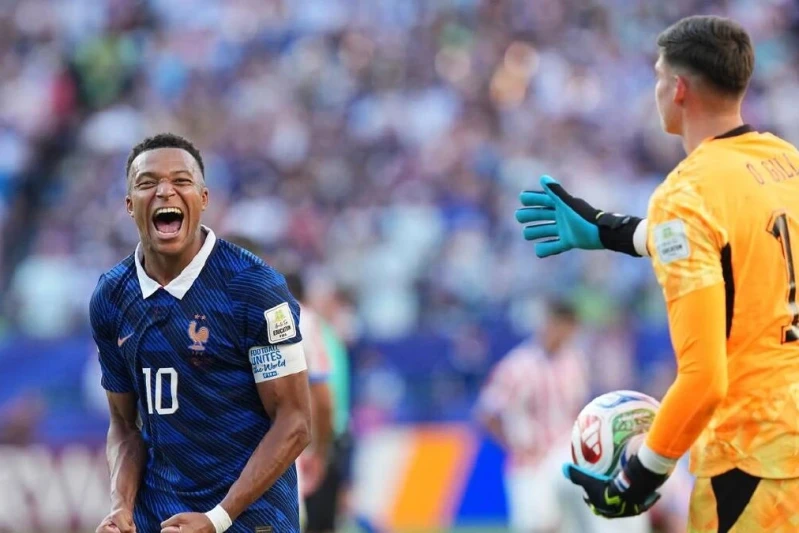 Mbappe did not shake hands with Paraguayan rival