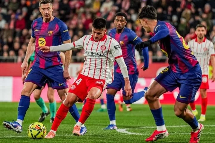 Echeverri, Barcelona maçındaki Kounde pozisyonuna açıklık getirdi