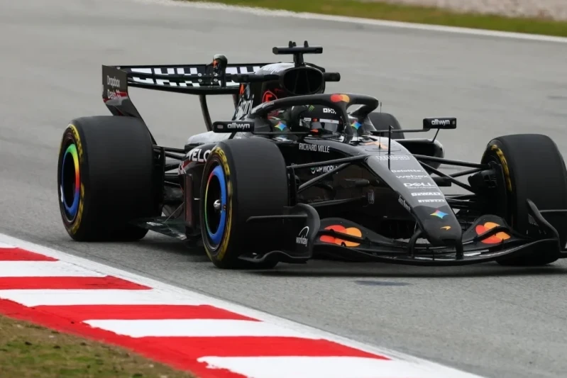 McLaren: İhtiyatlı Strateji mi, Yoksa Geride Kalma Riski mi?