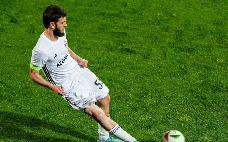 Bədavi Hüseynov "Qarabağ" komandasının tərkibində Azərbaycan çempionatlarında 250-ci oyununu keçirib