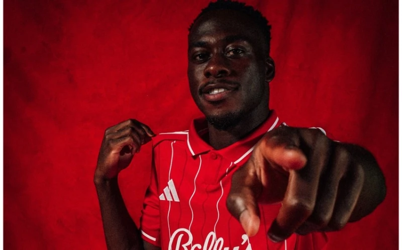 Nottingem Forest Arno Kalimuendonun transferini rəsmiləşdirib