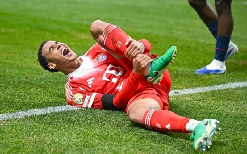 Bild: Musiala zədə səbəbindən 5 aya qədər meydandan kənarda qala bilər