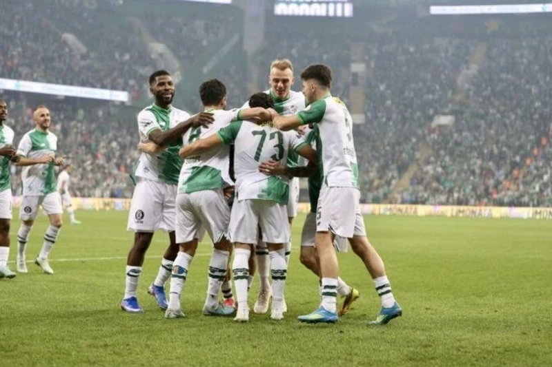 Bursaspor 2:0 ilə Pendikspor'u məğlub etdi, Toral Bayramovun komandası liderlə xal fərqini minimuma endirdi