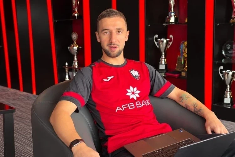 “Qəbələ” heyətinə albaniyalı yarımmüdafiəçi Endri Çekiçi qatıldı